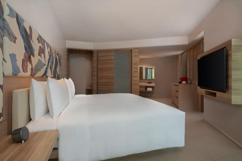 Le Méridien Phuket Mai Khao Beach Resort - Oda