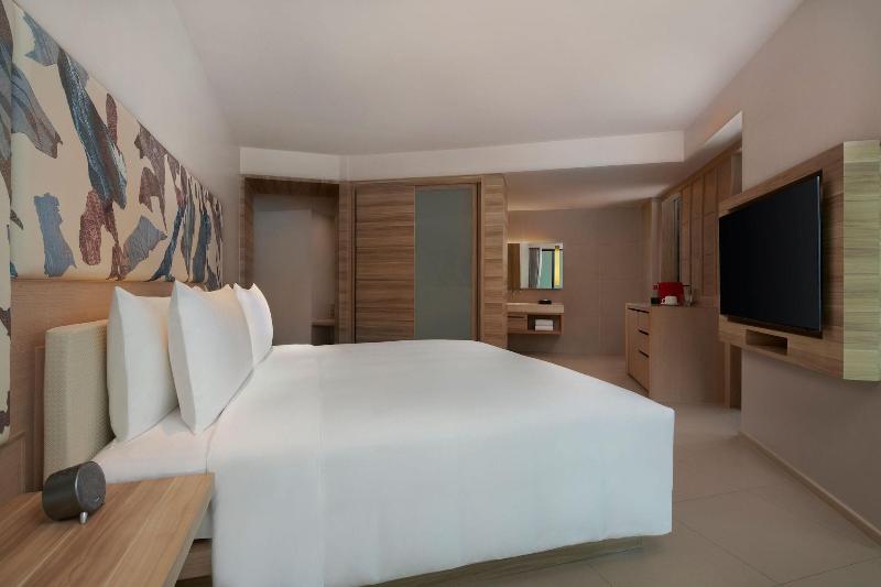 Le Méridien Phuket Mai Khao Beach Resort - Oda