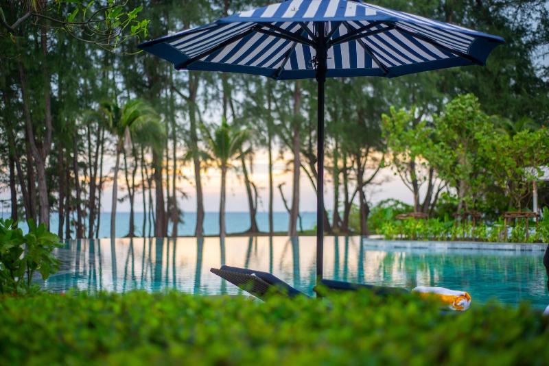 Le Méridien Phuket Mai Khao Beach Resort - Havuz