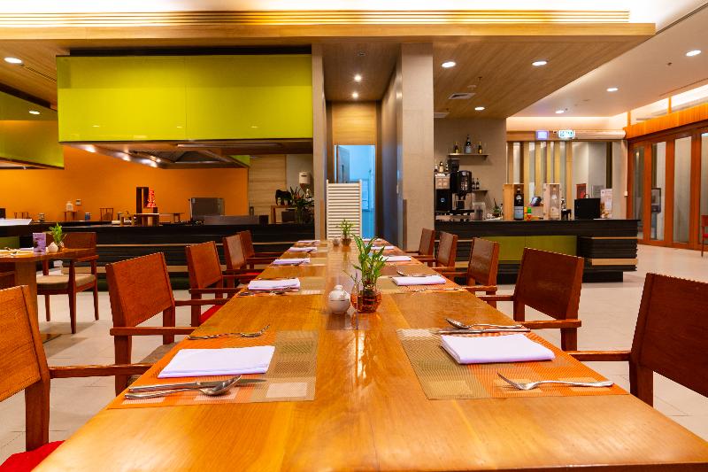 Le Méridien Phuket Mai Khao Beach Resort - Restoran