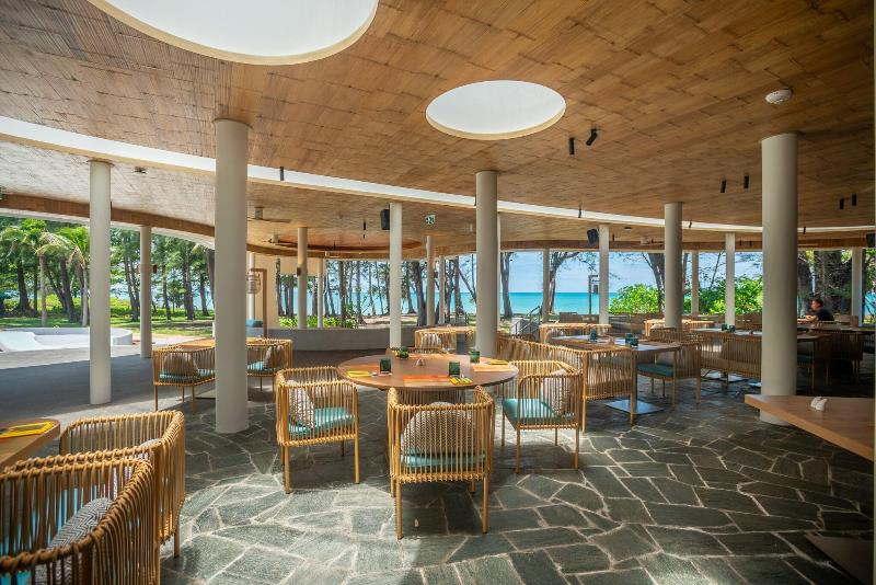 Le Méridien Phuket Mai Khao Beach Resort - Restoran