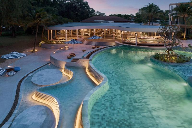 Le Méridien Phuket Mai Khao Beach Resort - Restoran