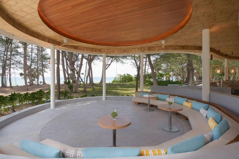 Le Méridien Phuket Mai Khao Beach Resort - Restoran