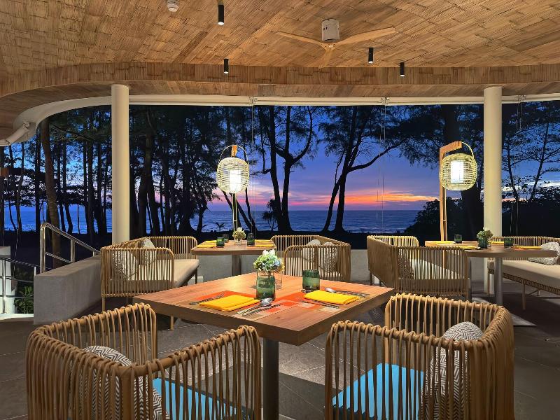 Le Méridien Phuket Mai Khao Beach Resort - Restoran