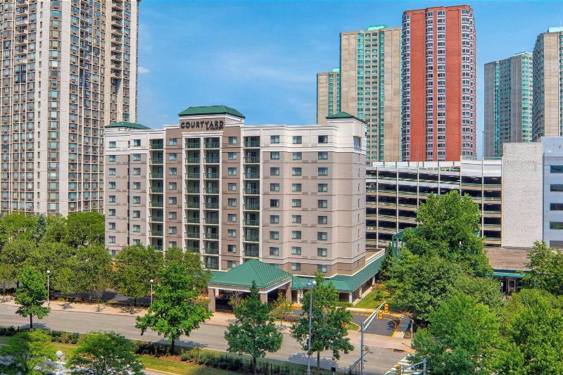 Courtyard Jersey City Newport - Genel