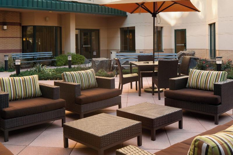 Courtyard Jersey City Newport - Teras