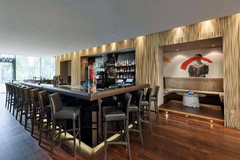 DoubleTree by Hilton Vienna Schonbrunn - Bar
