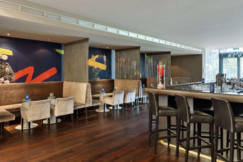 DoubleTree by Hilton Vienna Schonbrunn - Bar