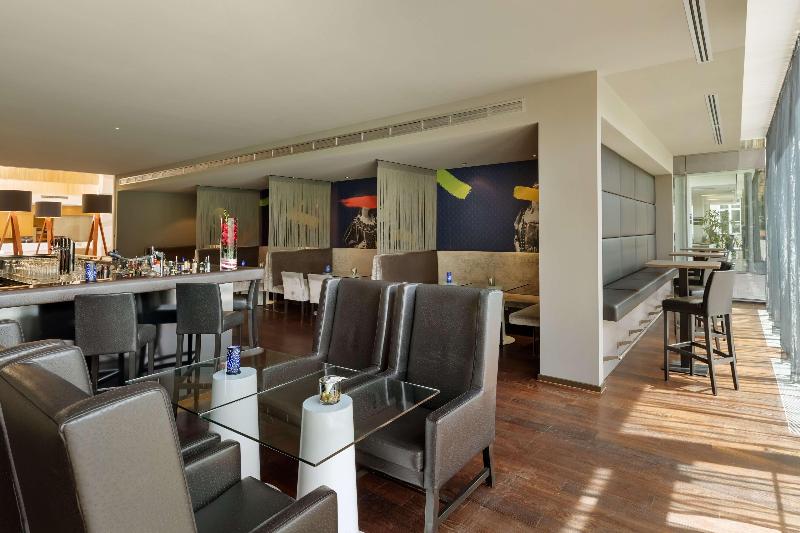 DoubleTree by Hilton Vienna Schonbrunn - Bar
