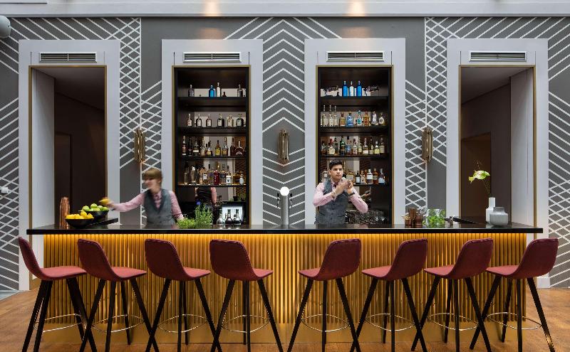 art'otel berlin mitte powered by Radisson Hotels - Bar