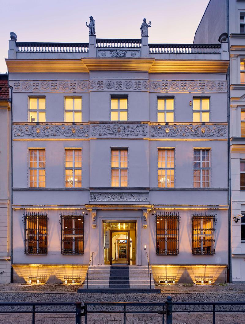 art'otel berlin mitte powered by Radisson Hotels - Genel