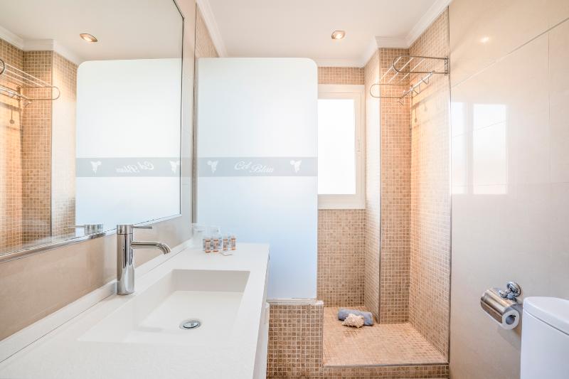 Cel Blau Apartamentos - Oda