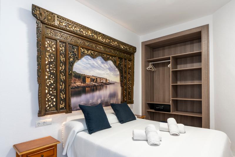Cel Blau Apartamentos - Oda