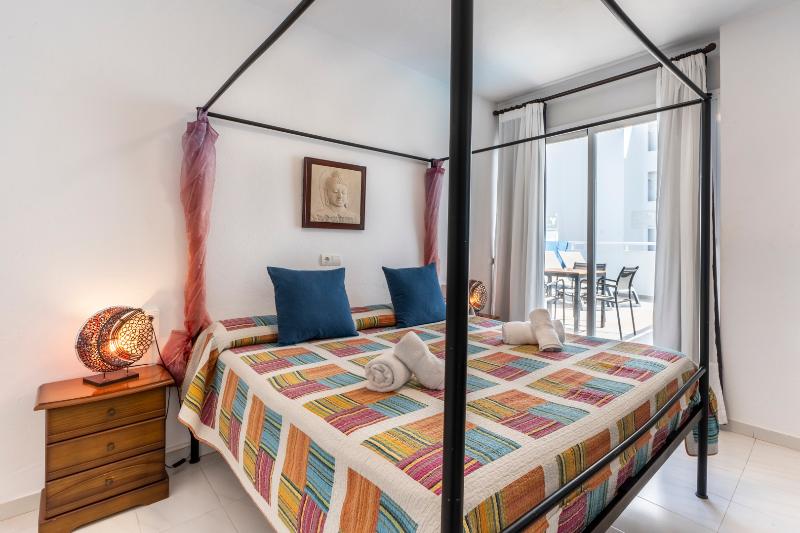 Cel Blau Apartamentos - Oda