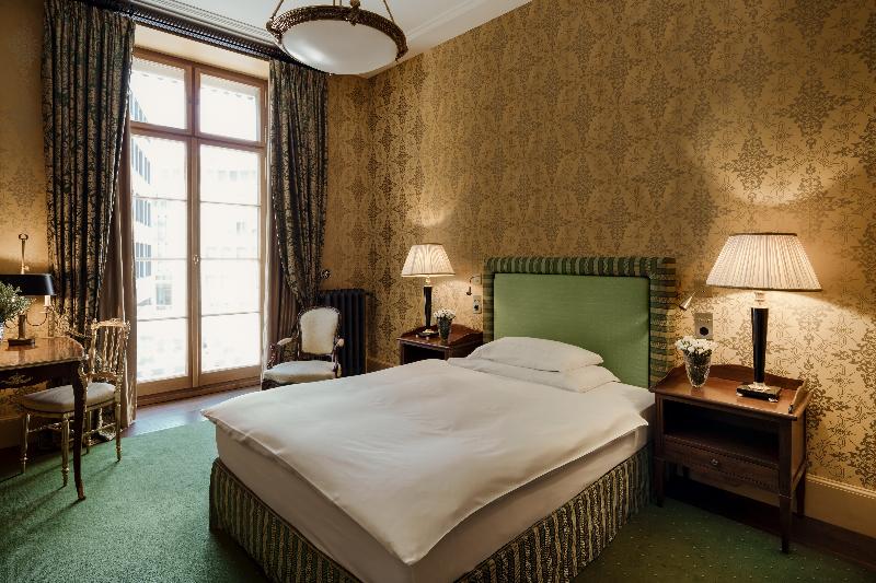Grand Hotel Les Trois Rois - Oda