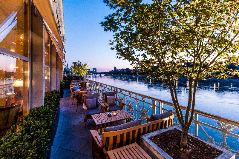 Grand Hotel Les Trois Rois - Teras