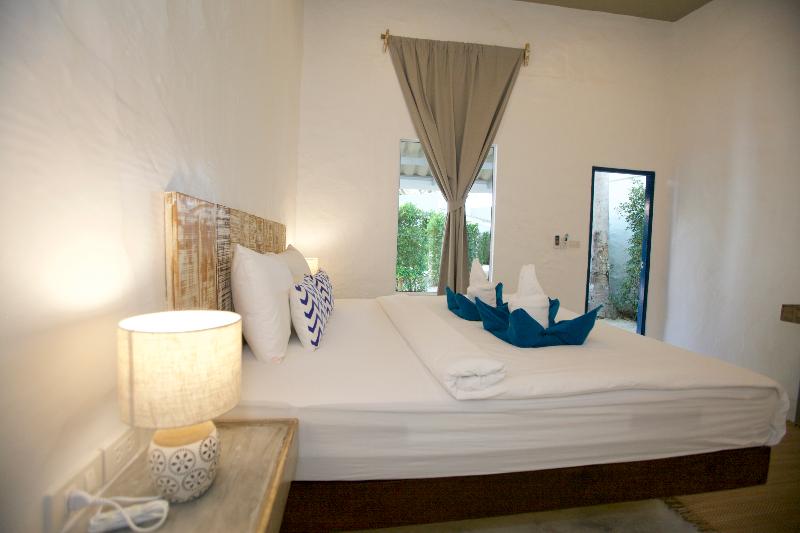 Lime N Soda Beachfront Resort - Oda