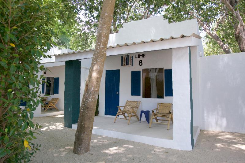 Lime N Soda Beachfront Resort - Oda