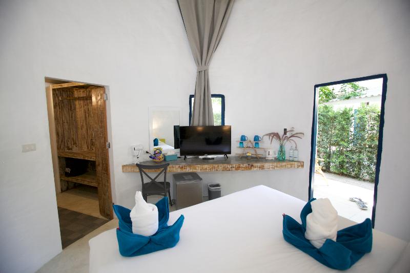 Lime N Soda Beachfront Resort - Oda