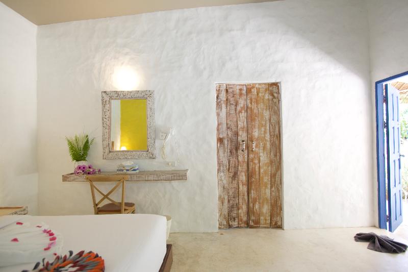 Lime N Soda Beachfront Resort - Oda