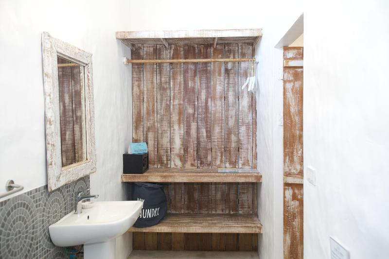 Lime N Soda Beachfront Resort - Oda