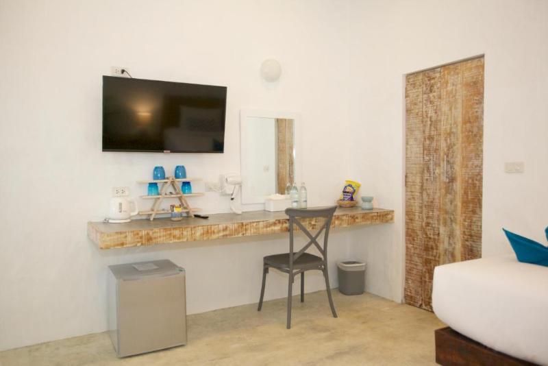 Lime N Soda Beachfront Resort - Oda