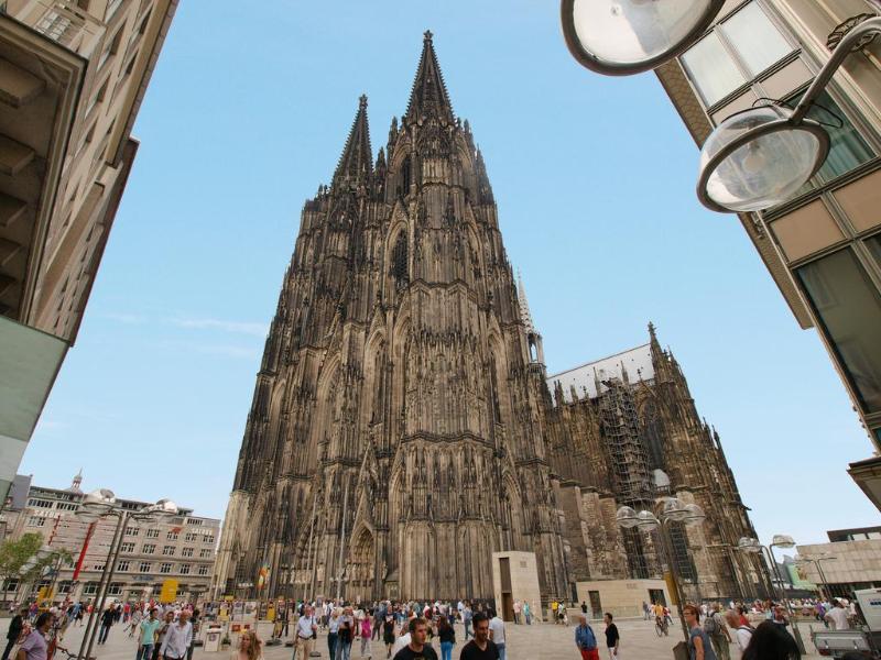 Callas Hotel Am Dom - Genel