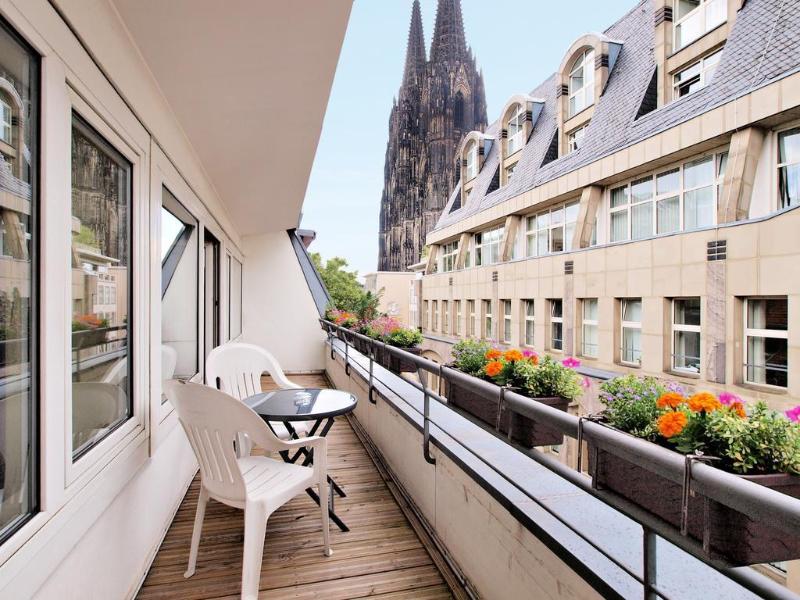 Callas Hotel Am Dom - Genel