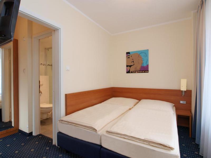 Callas Hotel Am Dom - Oda
