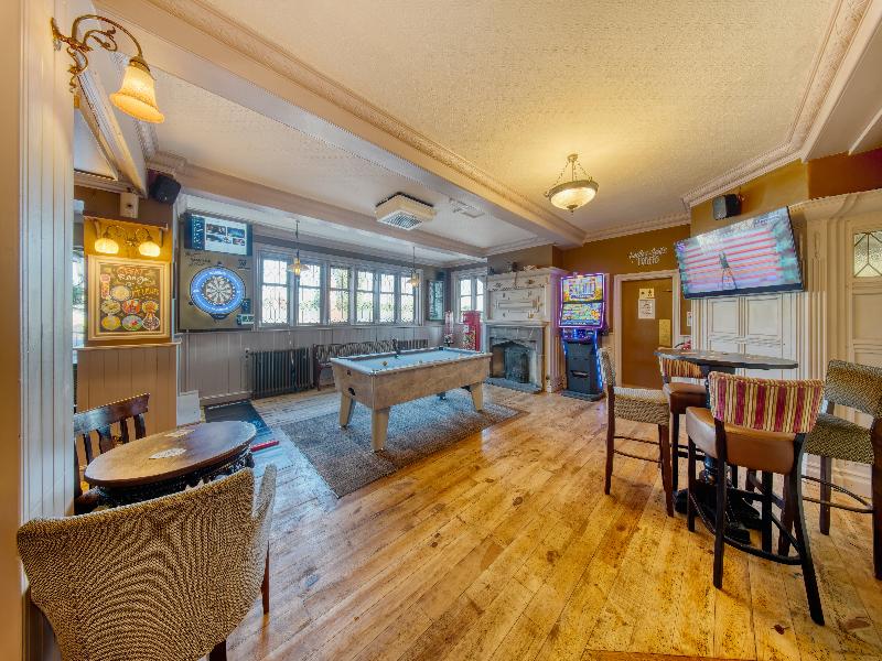 The Greyhound Hotel - Bar