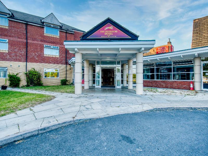 The Greyhound Hotel - Genel