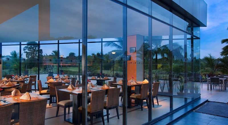 Novotel Manado Golf Resort & Convention Center - Restoran