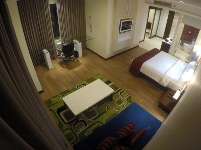 M - Regency Hotel Makassar - Oda