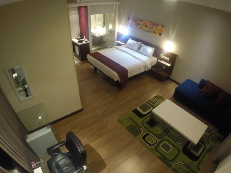 M - Regency Hotel Makassar - Oda