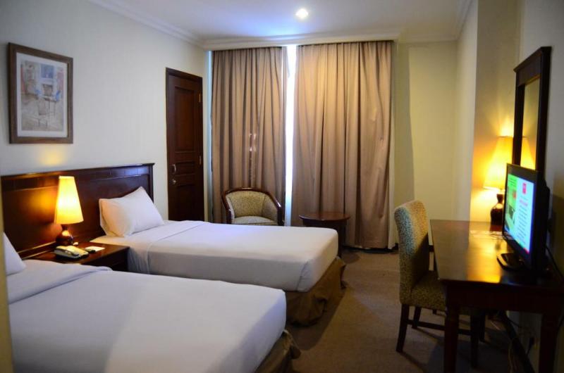 M - Regency Hotel Makassar - Oda