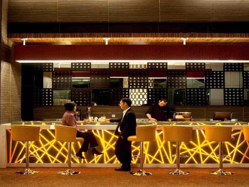 Novotel Bangka - Hotel & Convention Centre - Restoran