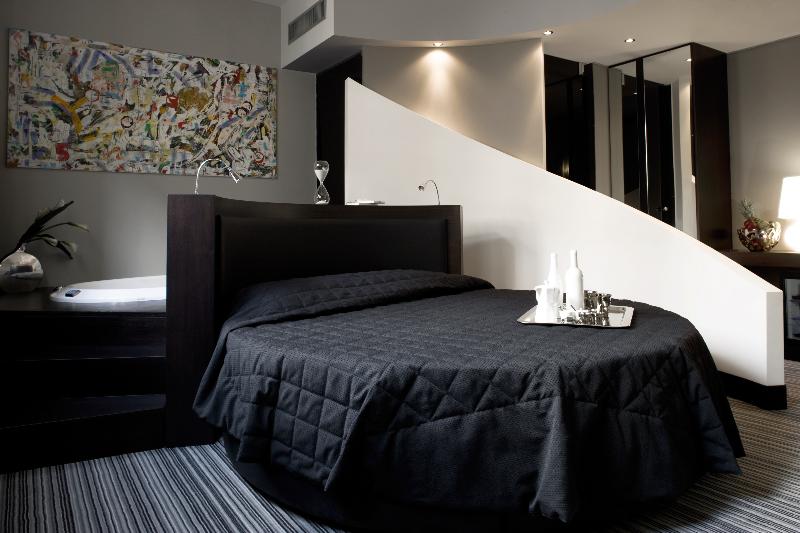 Twenty One Hotel - Genel