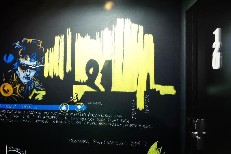 Twenty One Hotel - Genel