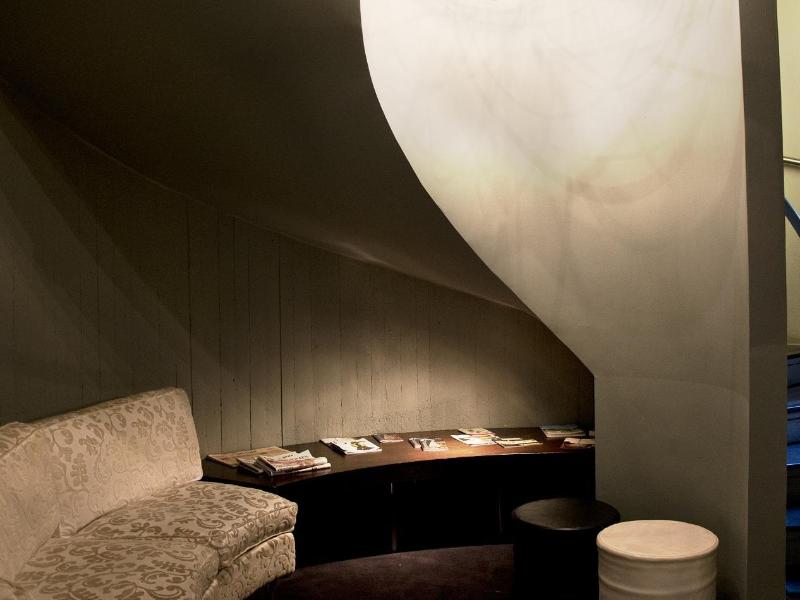 Twenty One Hotel - Genel