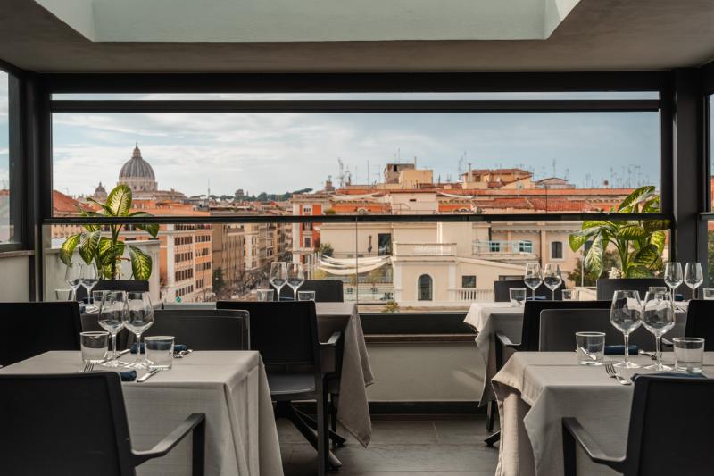 Twenty One Hotel - Genel