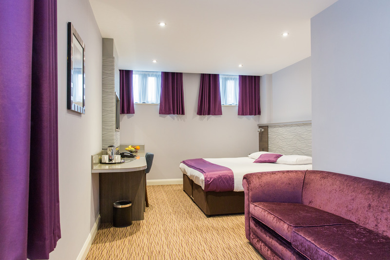 Surya Hogs Back Hotel and Spa - Oda