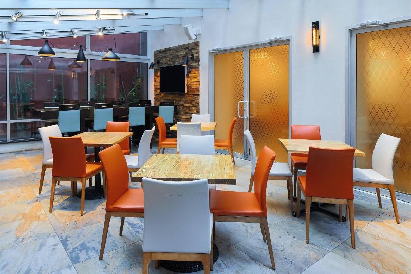 Fairfield Inn & Suites NY Manhattan/ Chelsea - Restoran