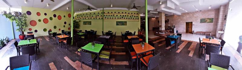 Alia Boutique Pasar Baru - Restoran