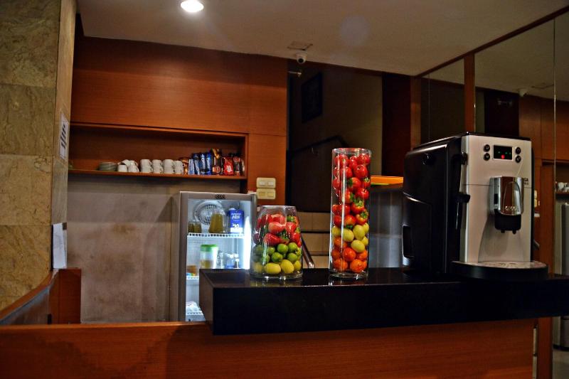 Alia Boutique Pasar Baru - Restoran