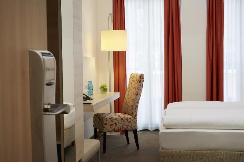 H+ Hotel Muenchen City Centre - Oda