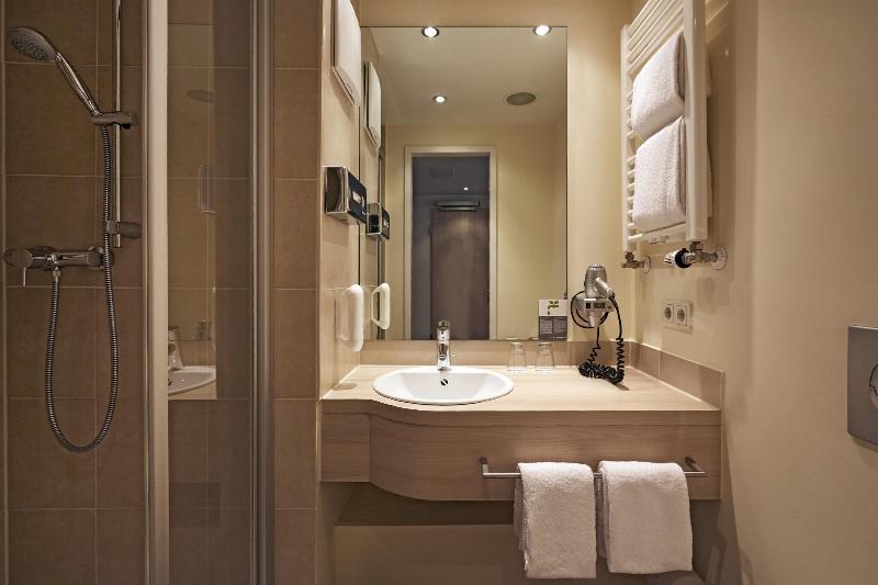 H+ Hotel Muenchen City Centre - Oda