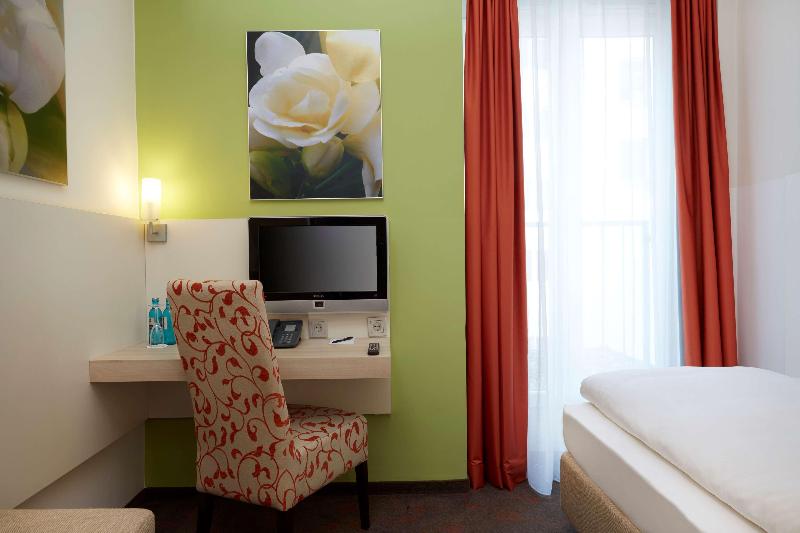 H+ Hotel Muenchen City Centre - Oda