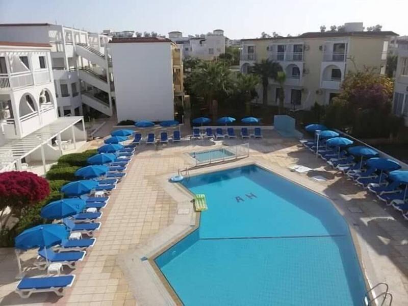 Amore Protaras Apartments - Havuz
