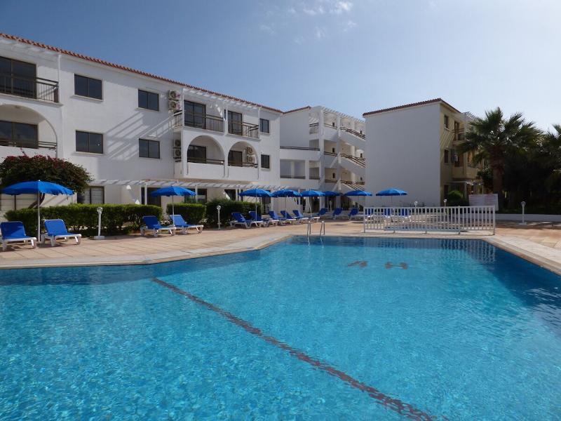 Amore Protaras Apartments - Havuz