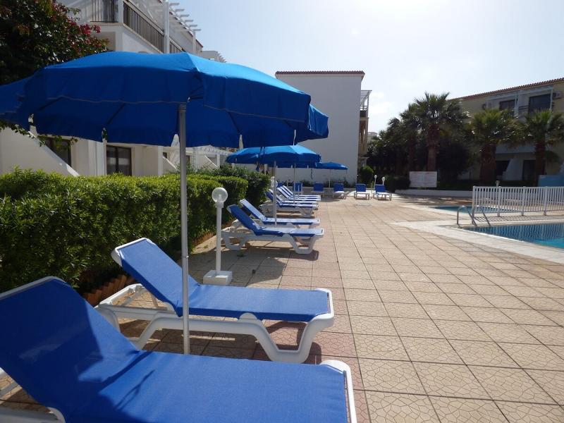 Amore Protaras Apartments - Havuz